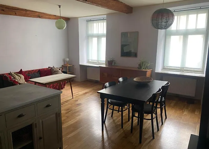 Vintage Charm Apartment *